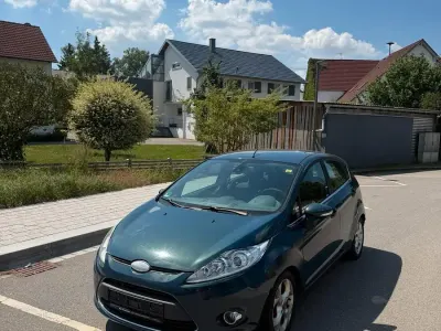 Gebraucht Ford Fiesta 82 PS (60 kW) 2009 Blau Kleinwagen