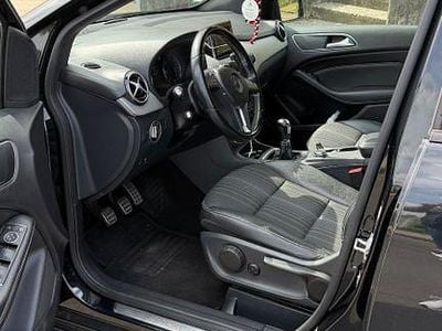 Gebraucht Mercedes B200 136 PS (100 kW) 2011 Schwarz Van / Kleinbus