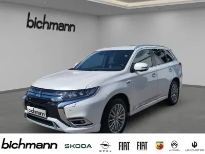 Gebraucht Mitsubishi Outlander P-HEV Top 224 PS (164 kW) 2021 Weiss SUV