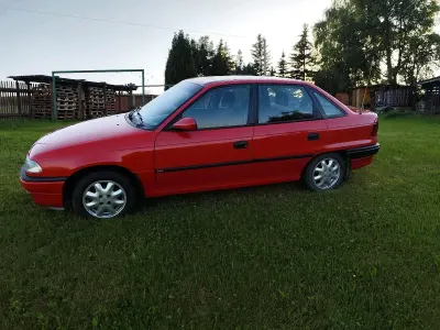 Gebraucht Opel Astra 100 PS (73 kW) 1995 Rot Limousine
