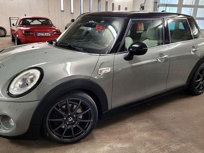 Grau Gebraucht 2015 Mini Cooper SD Kleinwagen | 11.900 € (Etwas zu teuer)