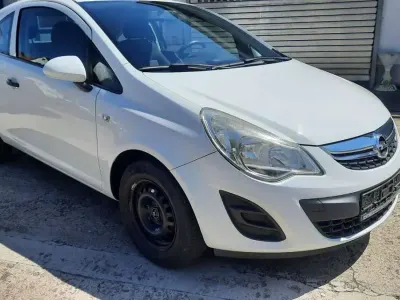 Gebraucht Opel Corsa Selection 69 PS (50 kW) 2012 Casabl/arctic/eisweiss/kaolin Kleinwagen