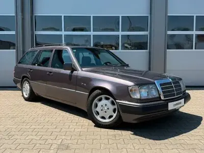 Gebraucht Mercedes E230 132 PS (97 kW) 1989 Grau Kombi