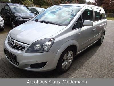 Gebraucht Opel Zafira Design Edition 110 PS (80 kW) 2011 Silber Van / Kleinbus