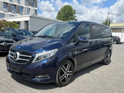 Gebraucht Mercedes V220 Avantgarde 190 PS (139 kW) 2016 Blau Van / Kleinbus