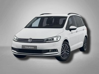 Neu VW Touran Life 150 PS (110 kW) 2025 Pure white Van / Kleinbus
