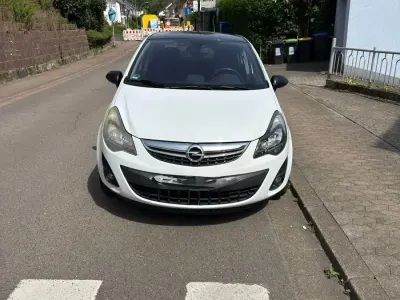 Gebraucht Opel Corsa 95 PS (69 kW) 2014 Weiß Kleinwagen
