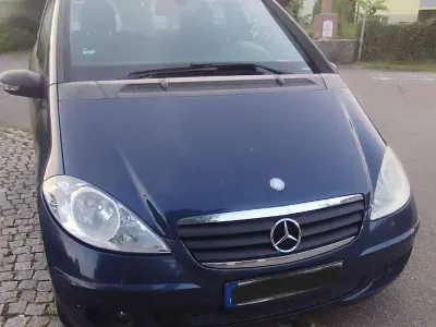 Gebraucht Mercedes 180 109 PS (80 kW) 2006 Blau Limousine