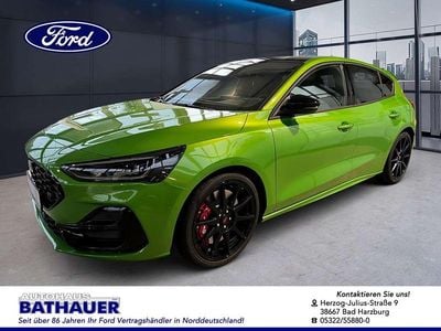 Neu Ford Focus ST 280 PS (205 kW) 2025 Grün Limousine