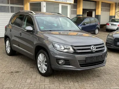 Gebraucht VW Tiguan Sportline 122 PS (89 kW) 2012 Grau SUV