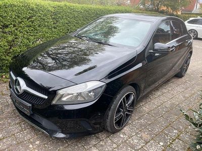 Gebraucht Mercedes A200 Urban 136 PS (100 kW) 2015 Schwarz Limousine
