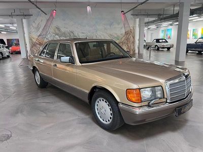 Gebraucht Mercedes 560 205 PS (150 kW) 1987 Gold Limousine