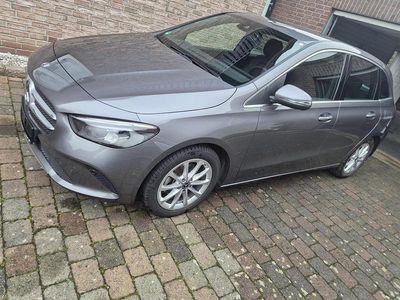 Gebraucht Mercedes B200 110 PS (80 kW) 2019 Grau Van / Kleinbus