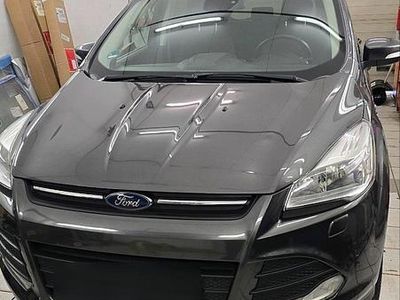 Gebraucht Ford Kuga 150 PS (110 kW) 2016 Grau SUV