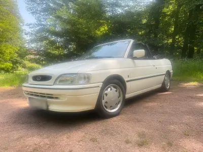 Gebraucht Ford Escort Cabriolet 90 PS (66 kW) 1993 Weiß Cabrio
