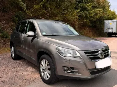 Gebraucht VW Tiguan 122 PS (89 kW) 2011 Grau SUV