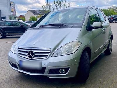 Usata Mercedes A180 109 CV (80 kW) 2011 Argento Utilitaria