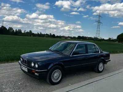 Gebraucht BMW 325 122 PS (89 kW) 1986 Blau Limousine