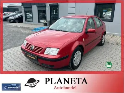 Gebraucht VW Bora Comfortline 105 PS (77 kW) 2003 Rot Limousine
