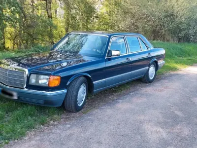 Gebraucht Mercedes 500 223 PS (164 kW) 1986 Blau Limousine