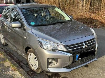 Grau Gebraucht 2020 Mitsubishi Space Star Edition Kleinwagen | 7.600 € (Fairer Preis)