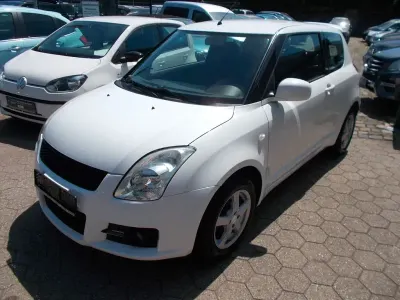Gebraucht Suzuki Swift Club 92 PS (67 kW) 2010 Weiß Kleinwagen