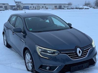 Grau Gebraucht 2016 Renault Mégane III Bose Edition Limousine | 8.000 € (Etwas zu teuer)
