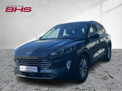 Używany Ford Kuga Titanium 120 KM (88 kW) 2023 Srebrny SUV