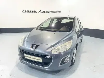 Gebraucht Peugeot 308 Allure 156 PS (114 kW) 2011 Grau Limousine