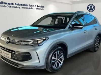 Neu VW Tayron 130 PS (95 kW) 2026 Silber SUV