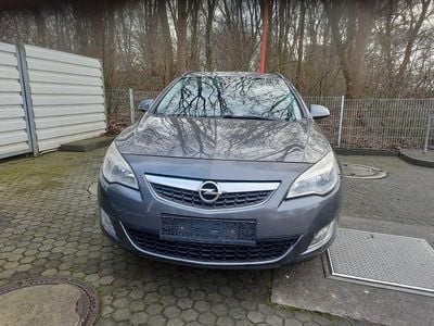 Gebraucht Opel Astra Edition 110 PS (80 kW) 2011 Grau Kombi