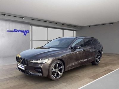 Platinum grey / metallic Gebraucht 2025 Volvo V60 Plus Kombi | 39.500 € (Fairer Preis)