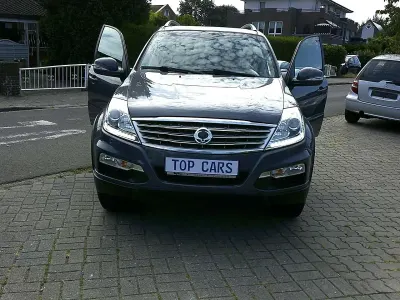 Gebraucht SsangYong Rexton 181 PS (133 kW) 2017 Schwarz SUV