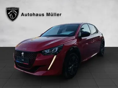 Gebraucht Peugeot e-208 Allure 100 kW (136 PS) 2022 Rot Kleinwagen