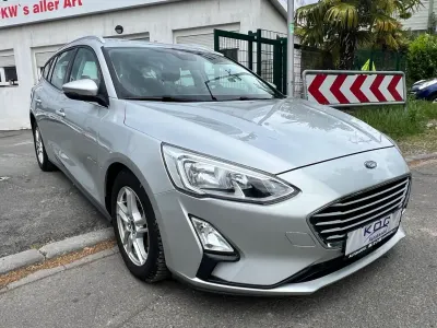 Gebraucht Ford Focus Cool & Connect 120 PS (88 kW) 2019 Polarsilber metallic Kombi
