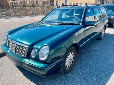 Gebraucht Mercedes E200 136 PS (100 kW) 1997 Grün Kombi