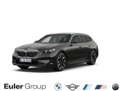 Grau Gebraucht 2025 BMW 520 Performance Kombi | 48.999 € (Superpreis)