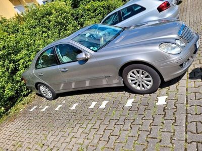 Mercedes E280