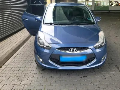 Gebraucht Hyundai ix20 Edition 90 PS (66 kW) 2014 Blau Kleinwagen