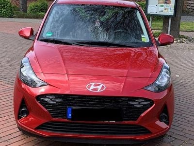 Usata Hyundai i10 67 CV (49 kW) 2023 Rosso Utilitaria