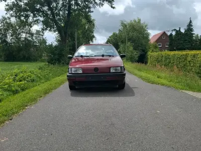Gebraucht VW Passat 90 PS (66 kW) 1993 Rot Kombi