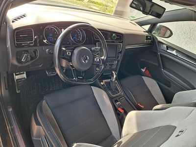 Second-hand VW Golf VII R 300 CP (220 kW) 2015 Negru Berlinǎ