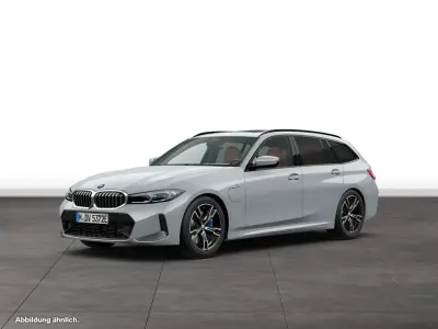 Używany BMW 330e Comfort Edition 292 KM (214 kW) 2025 Kombi