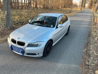 Gebraucht BMW 320 170 PS (125 kW) 2010 Silber Limousine