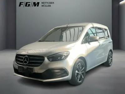 Gebraucht Mercedes T180 Progressive 116 PS (85 kW) 2025 Helvinsilber Van / Kleinbus