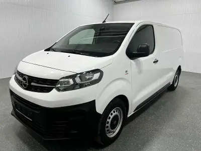 Używany Opel Vivaro 120 KM (88 kW) 2022 Biały Minivan