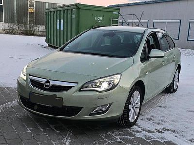 Gebraucht Opel Astra Design Edition 101 PS (74 kW) 2010 Grün Kombi