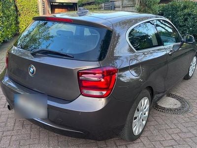 Gebraucht BMW 114 100 PS (73 kW) 2012 Braun Kleinwagen