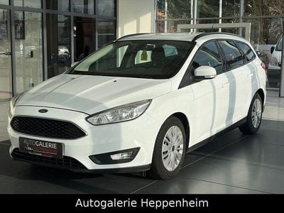 Gebraucht Ford Focus Business Edition 125 PS (91 kW) 2016 Weiß Limousine