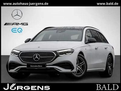 Gebraucht Mercedes E300 AMG 313 PS (230 kW) 2025 Weiss manufaktur lack manufaktur opalithweiss bright Kombi